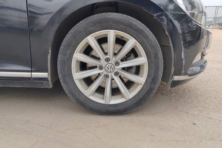 Used Volkswagen Magotan 2017 330TSI DSG Leading Model Right Front Wheel Hub