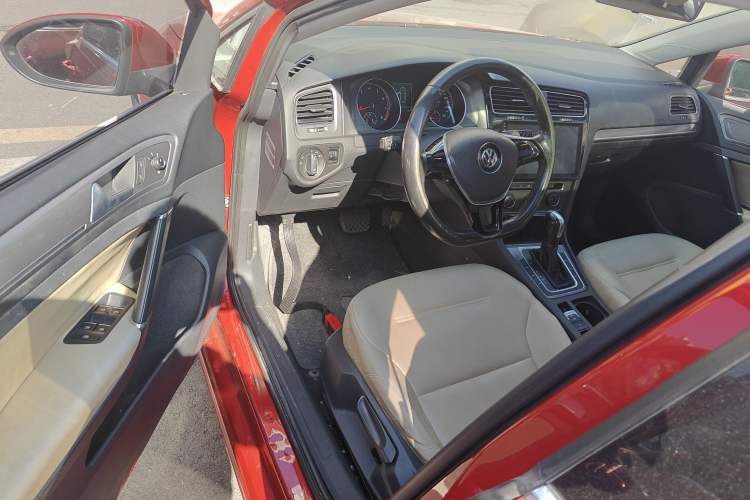 Used Volkswagen Golf 2016 1.6L Automatic Comfort Model