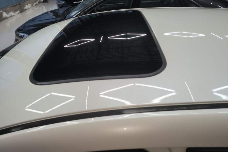 Used Nissan Tiida 2021 1.6L CVT Cool Edition Roof