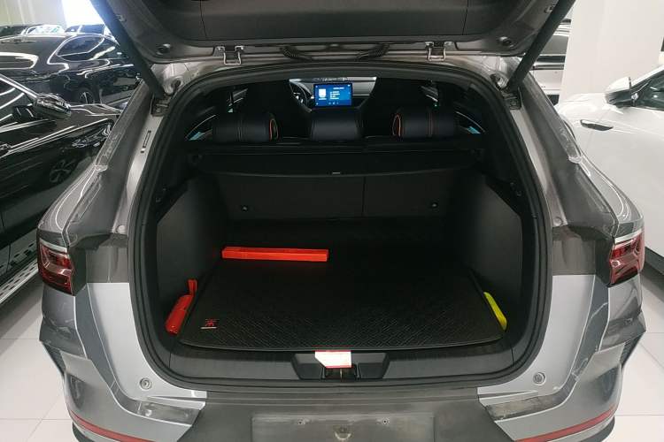 Used BYD Song PLUS New Energy 2021 DM-i 51KM Prestige Model Trunk