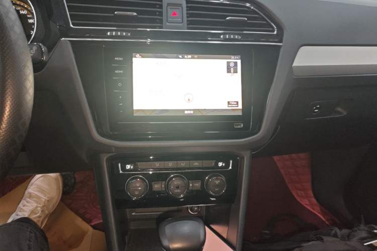 Used Volkswagen Tiguan L 2020 330TSI Automatic Two-Wheel Drive Panoramic Comfort Edition China VI Standard
