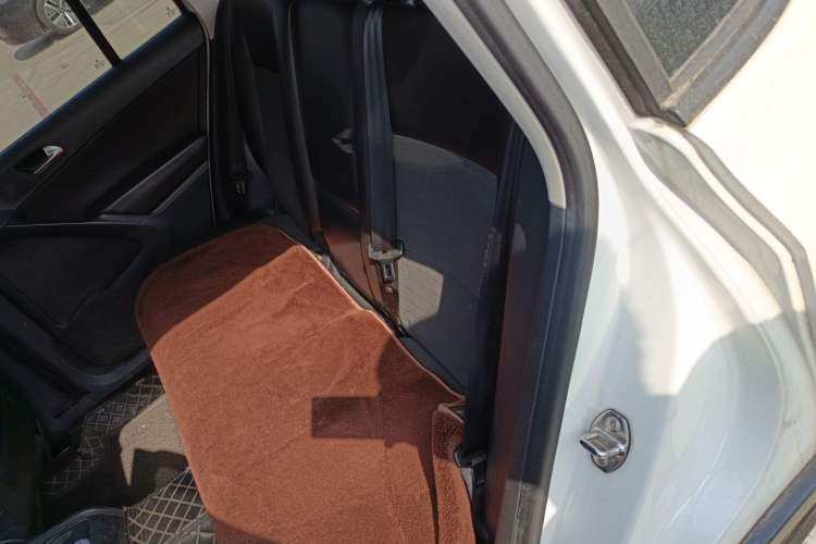 Used Volkswagen Tiguan 2015 1.8TSI Automatic Two-Wheel Drive Trend Edition Left Rear Seat