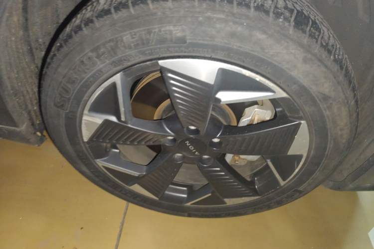 Used AION Y 2021 70 Intelligent Edition Right Front Wheel Hub