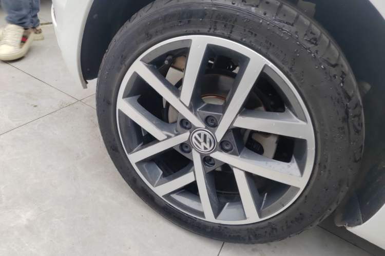 Used Volkswagen Golf 2018 230TSI Automatic Luxury Version
