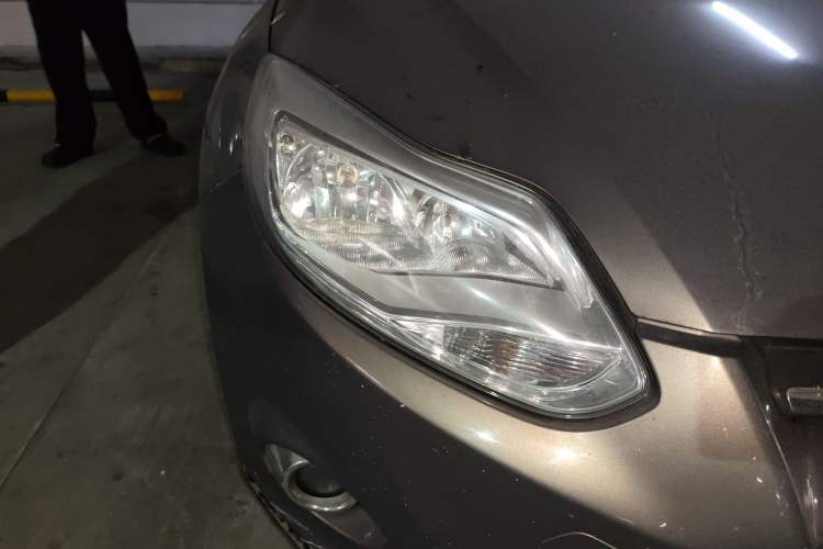 Used Ford Focus 2012 Sedan 1.6L Manual Fashion Edition Right Front Headlight