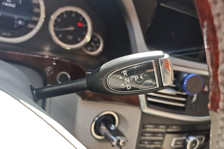 Used Mercedes-Benz E-Class 2013 E 260 L CGI Elegant Model
