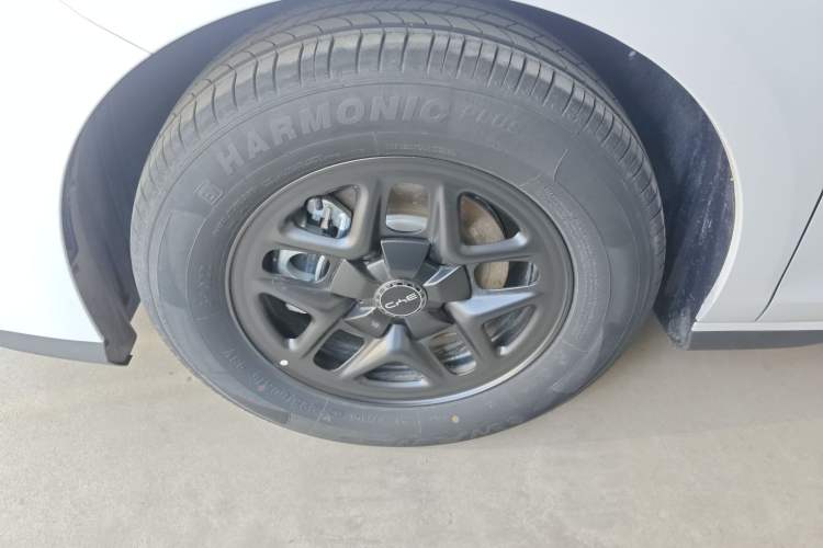 Used BYD Seal 05 DM-i 2025 DM-i Smart Drive 55KM Luxury Model Left Front Wheel Hub