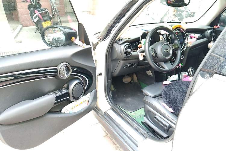 Used MINI 2022 1.5T COOPER Classic Edition Five-Door Version
