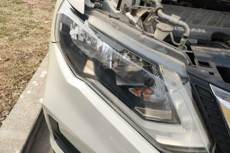 Used Nissan X-Trail 2019 2.0L CVT Smart Connect Comfort Edition 2WD Right Front Headlight