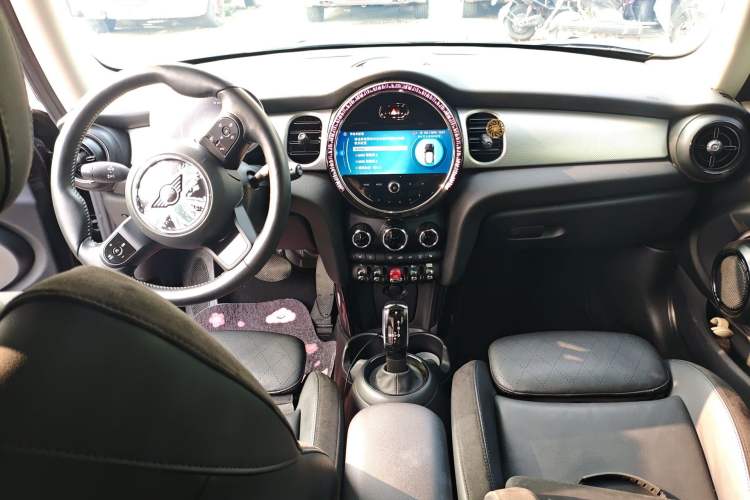 Used MINI 2022 1.5T COOPER Artist