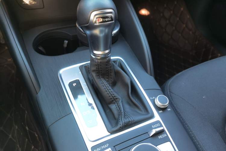 Used Audi A3 2020 Sportback 35 TFSI Ambition China VI Gear Lever
