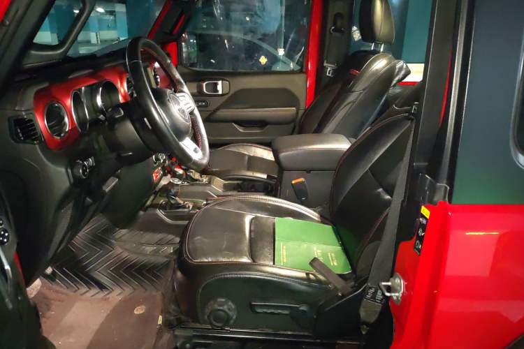 Used Jeep Wrangler 2019 2.0T Rubicon Two-Door Version China VI Emission Standard