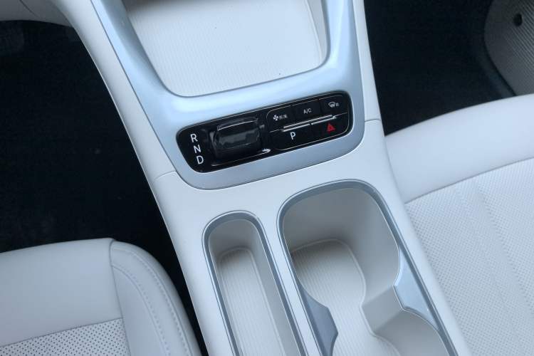 Used Geely Galaxy Geome 2025 UP 410km Exploration Edition Gear Lever