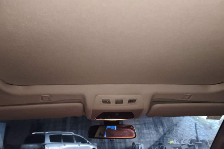 Used BMW 5 Series 2014 530Li Leading Model
