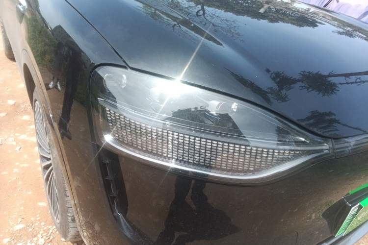 Used Hima AITO M9 2025 Extended-Range Ultra Version 52 kWh 6-Seater Right Front Headlight