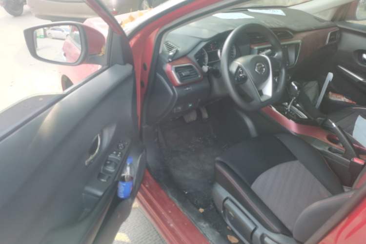 Used Nissan Lannia 2019 1.6L CVT Cool Edition China VI Driver Seat