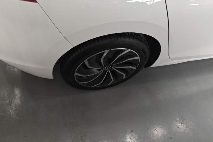 Used Volkswagen Golf 2023 Facelift 280TSI DSG Pro Right Rear Wheel Hub