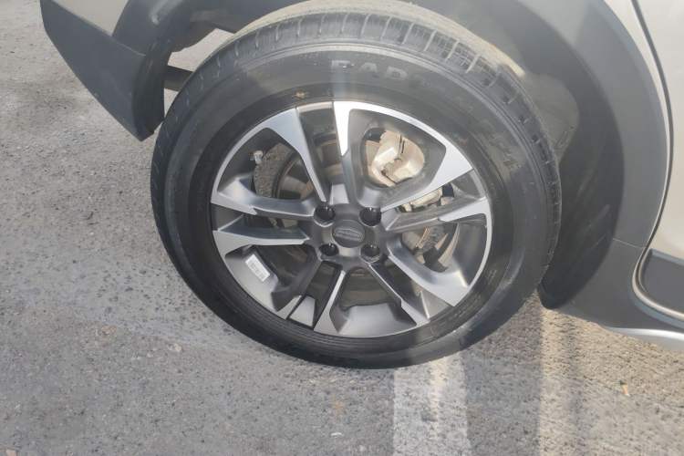 Used Geely Auto Vision X3 2019 Upgraded Model 1.5L Manual Elite Version
