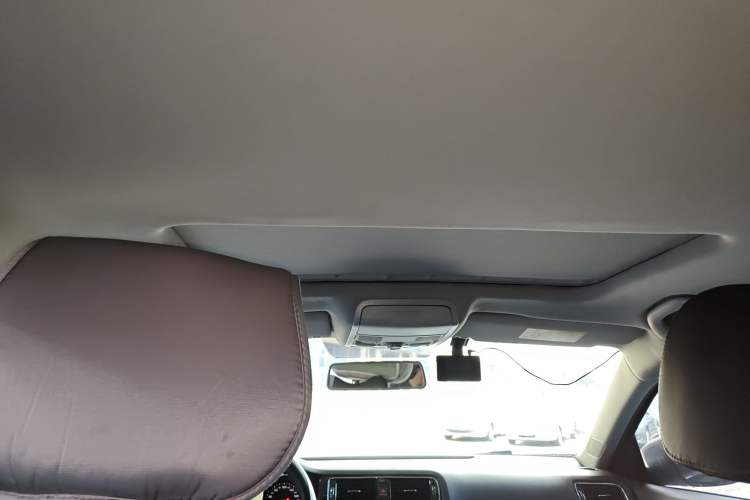 Used Volkswagen Sagitar 2017 230TSI Automatic Comfort Version