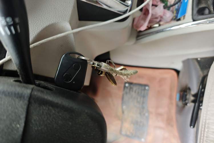 Used Jinbei New Hiace X30L 2021 1.5L Business Central Air-Conditioned Van China VI Standard SWC15M Vehicle Key