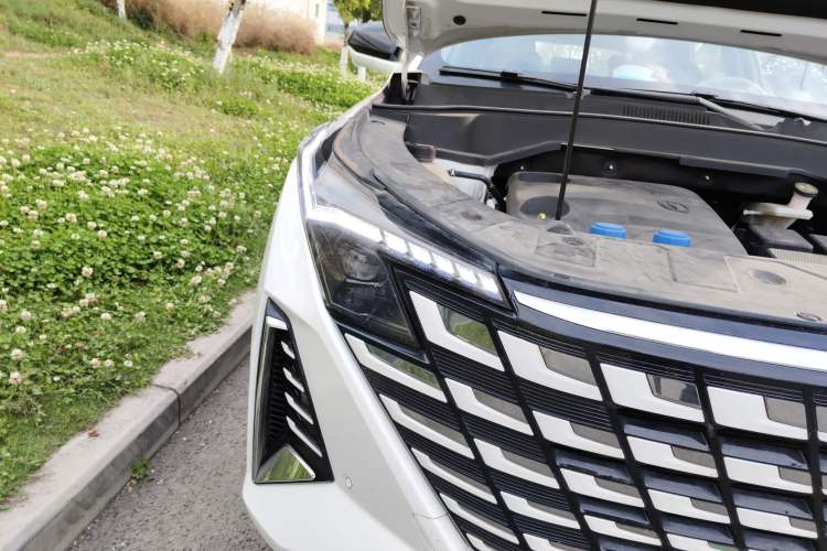 Used Changan UNI-Z New Energy 2024 Blue Whale Smart Electric iDD 125km Beyond Edition