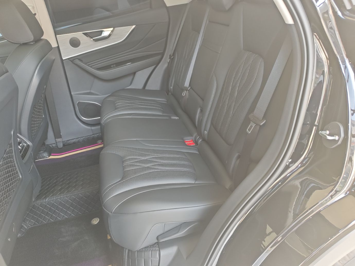 Hongqi HS5 2026 Model 2.0T Two-Wheel Drive Qi Yun Pro Edition — снимка 20