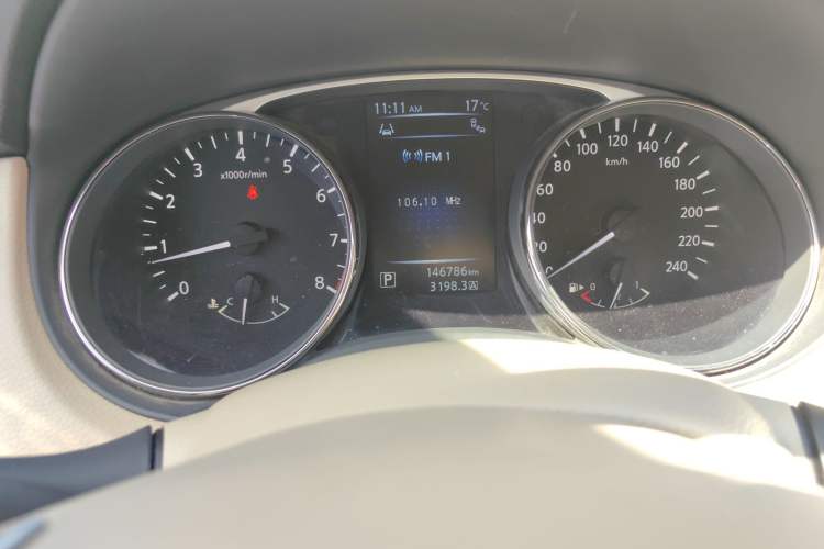 Used Nissan X-Trail 2014 2.5L CVT Ultimate Edition 4WD Odometer Close Up