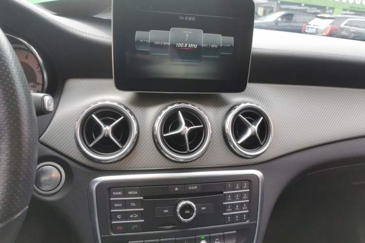 Used Mercedes-Benz GLA 2016 GLA 200 Fashion Model Audio And AC Panel