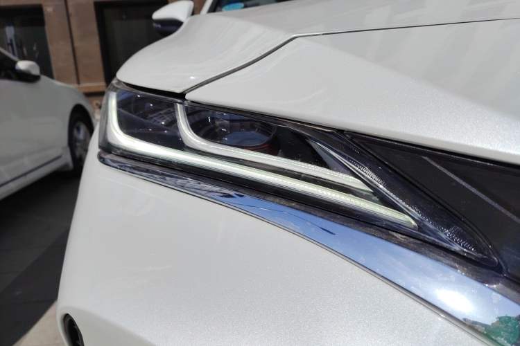 Used Toyota Harrier 2022 Dual-Engine 2.5L CVT Four-Wheel Drive Luxury Edition Right Front Headlight