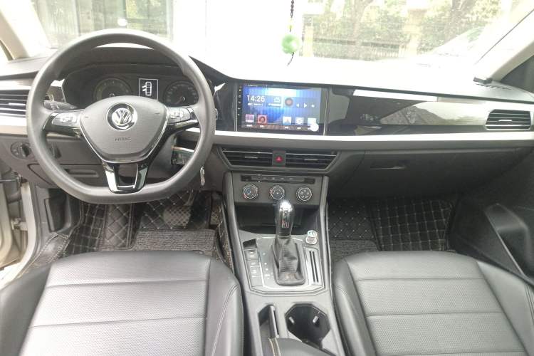 Used Volkswagen Lavida 2018 1.5L Automatic Comfort Edition China V Standard Center Console