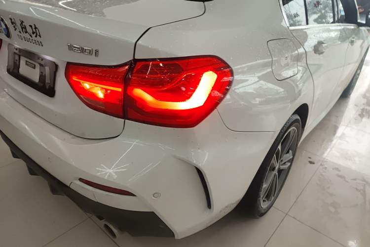 Used BMW 1 Series 2023 120i M Sport Edition Exterior 3