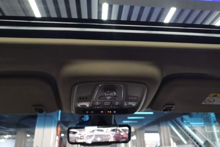 Used Buick GL8 2020 ES Land Cruiser 653T Luxury Model
