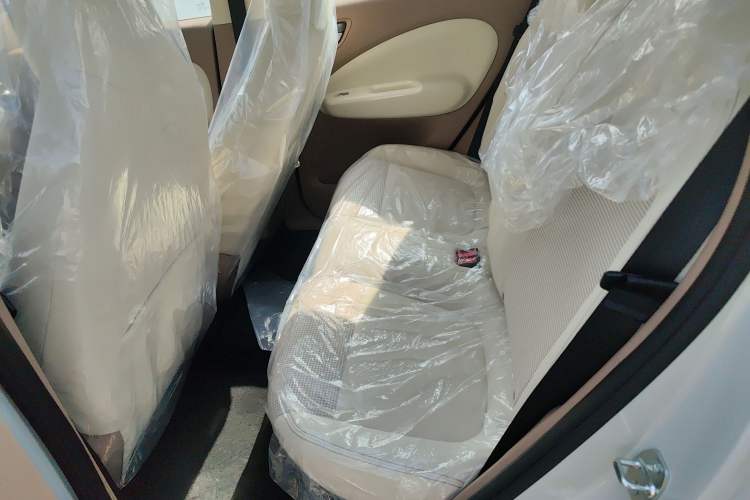 Used Wuling Hongguang MINIEV 2025 Four-Door Version Advanced Edition Left Rear Seat