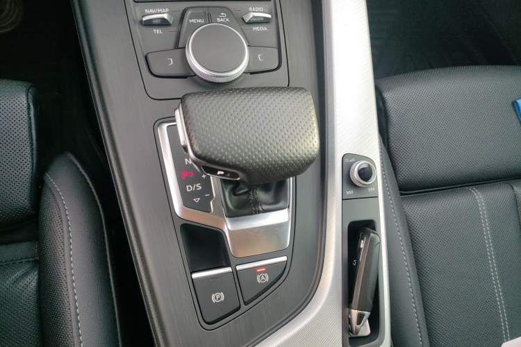 Used Audi A4 2017 45 TFSI allroad quattro Fashion Edition
