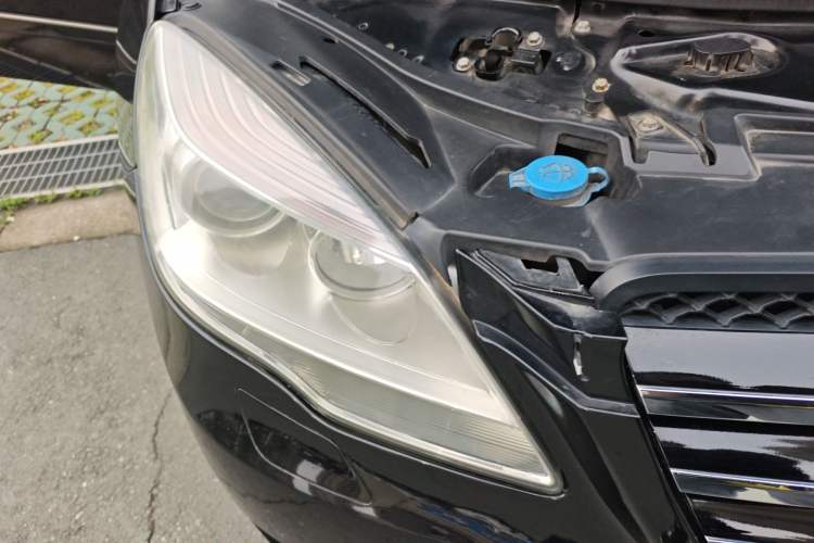 Used Mercedes-Benz R-Class 2017 R 320 4MATIC Business Edition Prestige Model Right Front Headlight