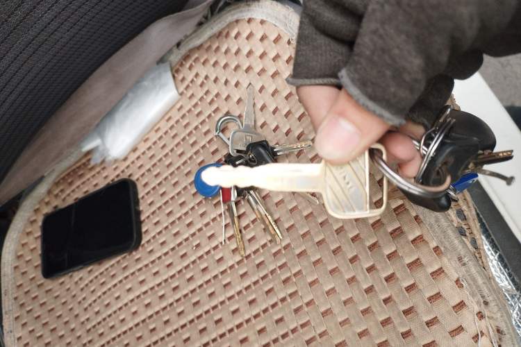 Used Jinbei Hiace 2020 2.0L Xiangyun Series Luxury Van High Roof China VI Standard Model 1TZS Vehicle Key