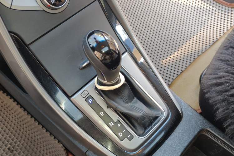 Used Hyundai Elantra (5th Generation / Langdong) 2013 1.6L Automatic Leading Model Gear Lever