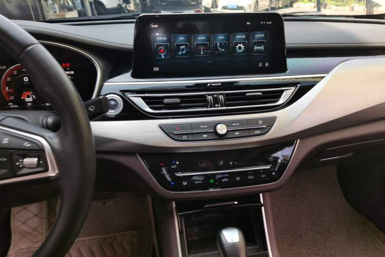 Used CHANGAN Raeton CC 2018 1.5T Automatic Zunya Model China V Standard Audio And AC Panel