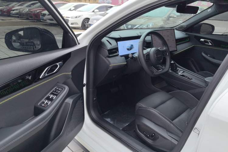 Used Lynk & Co 03 2025 1.5TD DCT Champion Edition Pro Driver Seat