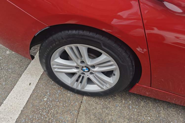 Used BMW 3 Series 2017 320Li Fashion Model Right Rear Wheel Hub