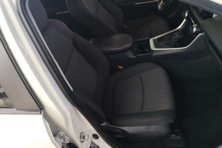 Used Toyota RAV4 2020 2.0L CVT 4x4 Trend Edition Right Front Seat