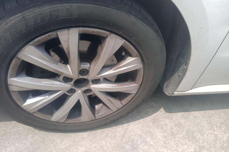 Used Volkswagen Lavida 2015 230TSI DSG Comfort Edition
