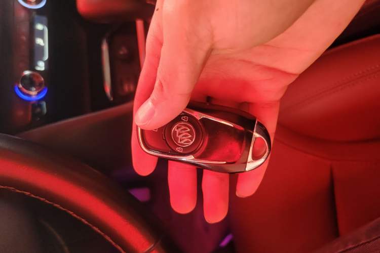 Used Buick GL6 2019 18T 6-Seater Connected Luxury Version China VI Standard Vehicle Key