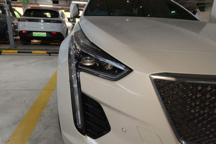 Used Cadillac CT6 2022 28T Prestige Edition Right Front Headlight