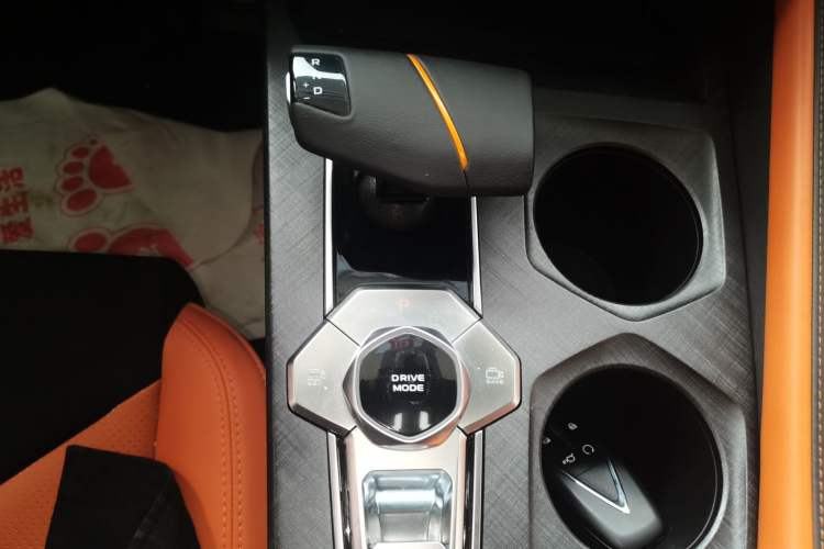 Used CHANGAN UNI-V 2023 2.0T Sport Edition Gear Lever