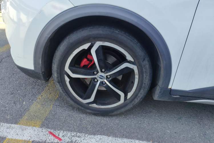 Used SWM X7 2017 1.5T Automatic Smart Enjoyment Version 7 Seats Left Front Wheel Hub