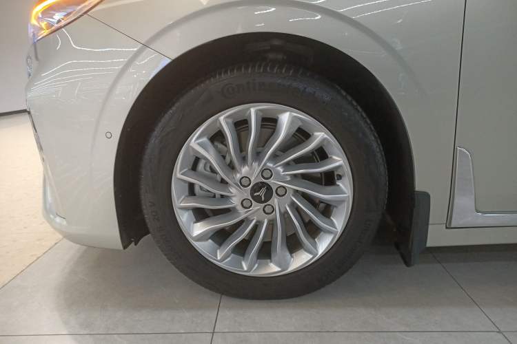 Used VOYAH Dream 2024 PHEV Extended-Range Premium Edition
