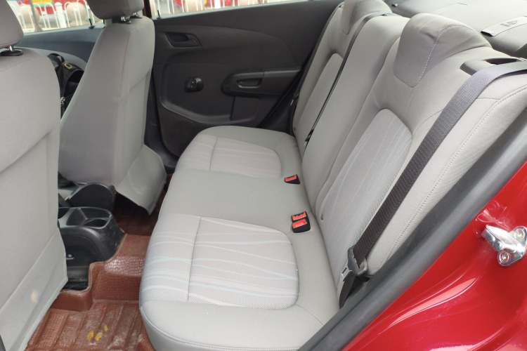 Used Chevrolet Aveo Sonic 2014 Sedan 1.4SL MT Comfort Edition
