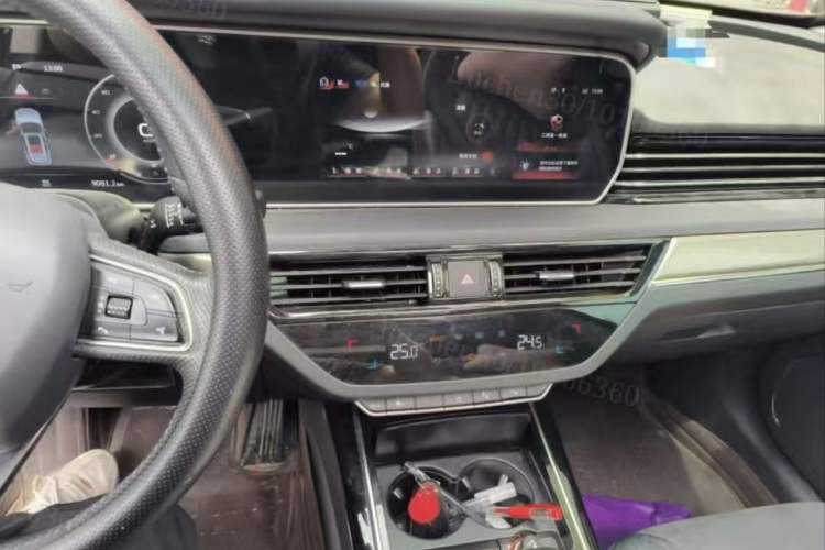 Used Hongqi HS5 2022 Revised Version 2.0T Smart Connect Flagship Edition
