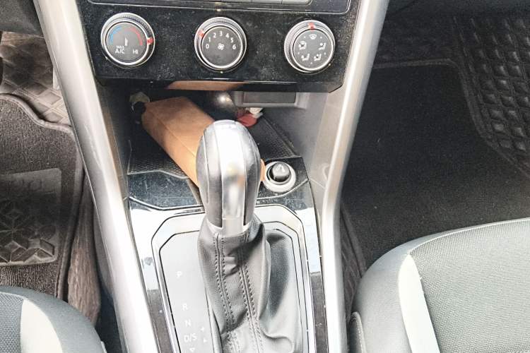 Used Volkswagen T-ROC 2018 230TSI DSG Two-Wheel Drive Advanced Version China V Standard